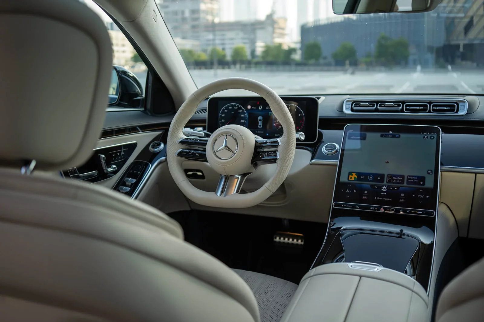MERCEDES-BENZ S-CLASS - view 4