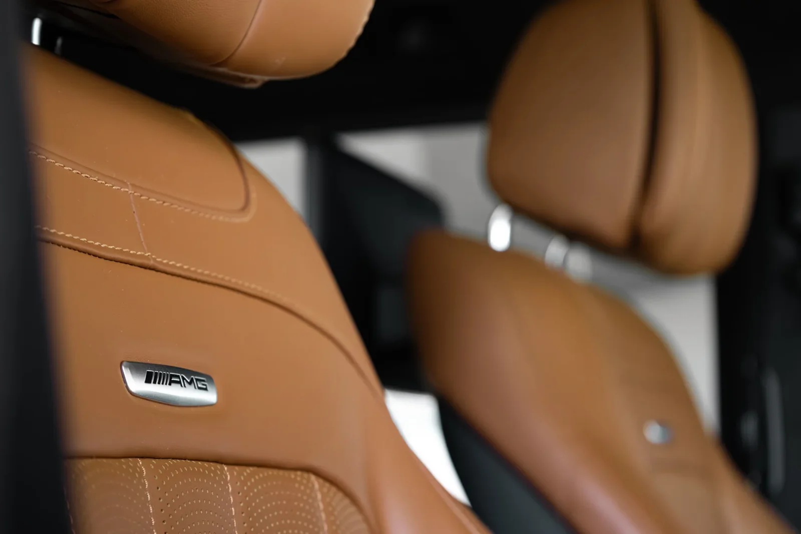 MERCEDES-BENZ G63 AMG - view 3