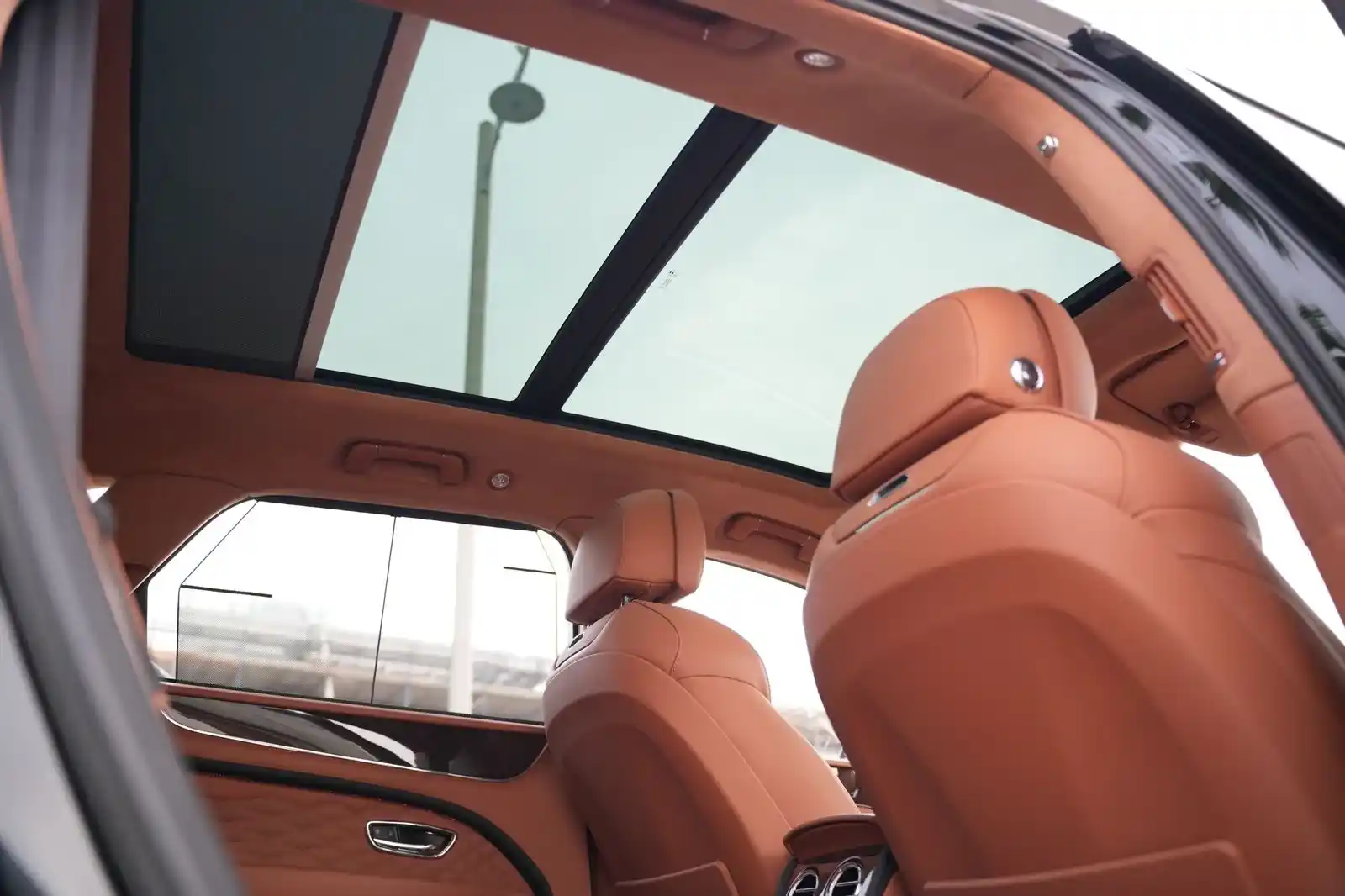 BENTLEY BENTAYGA - image 5