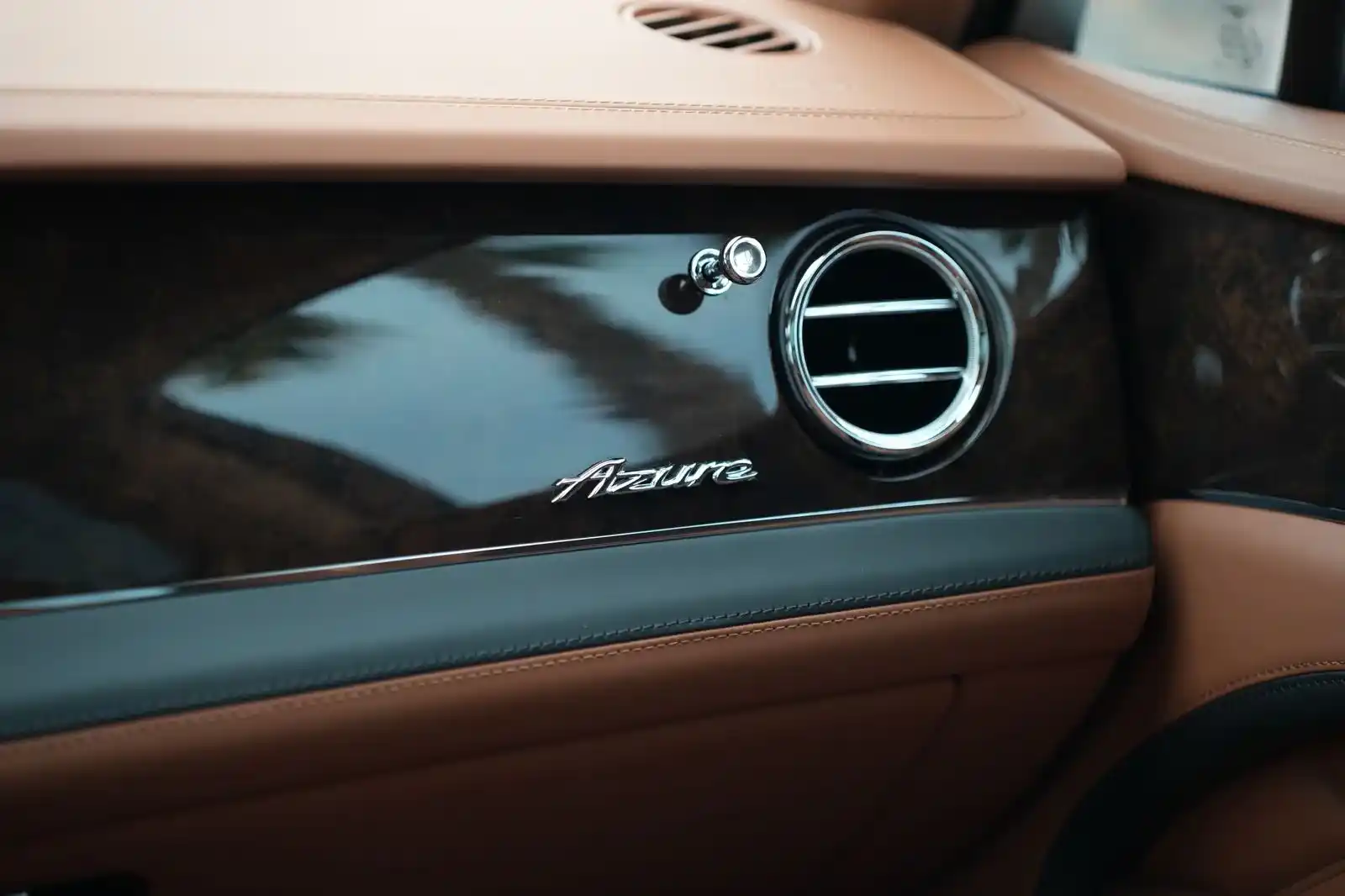 BENTLEY BENTAYGA - image 8