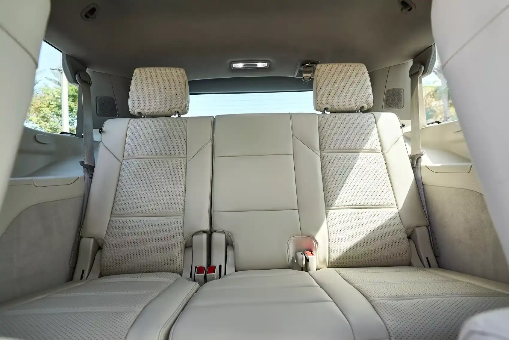 CADILLAC ESCALADE - view 5